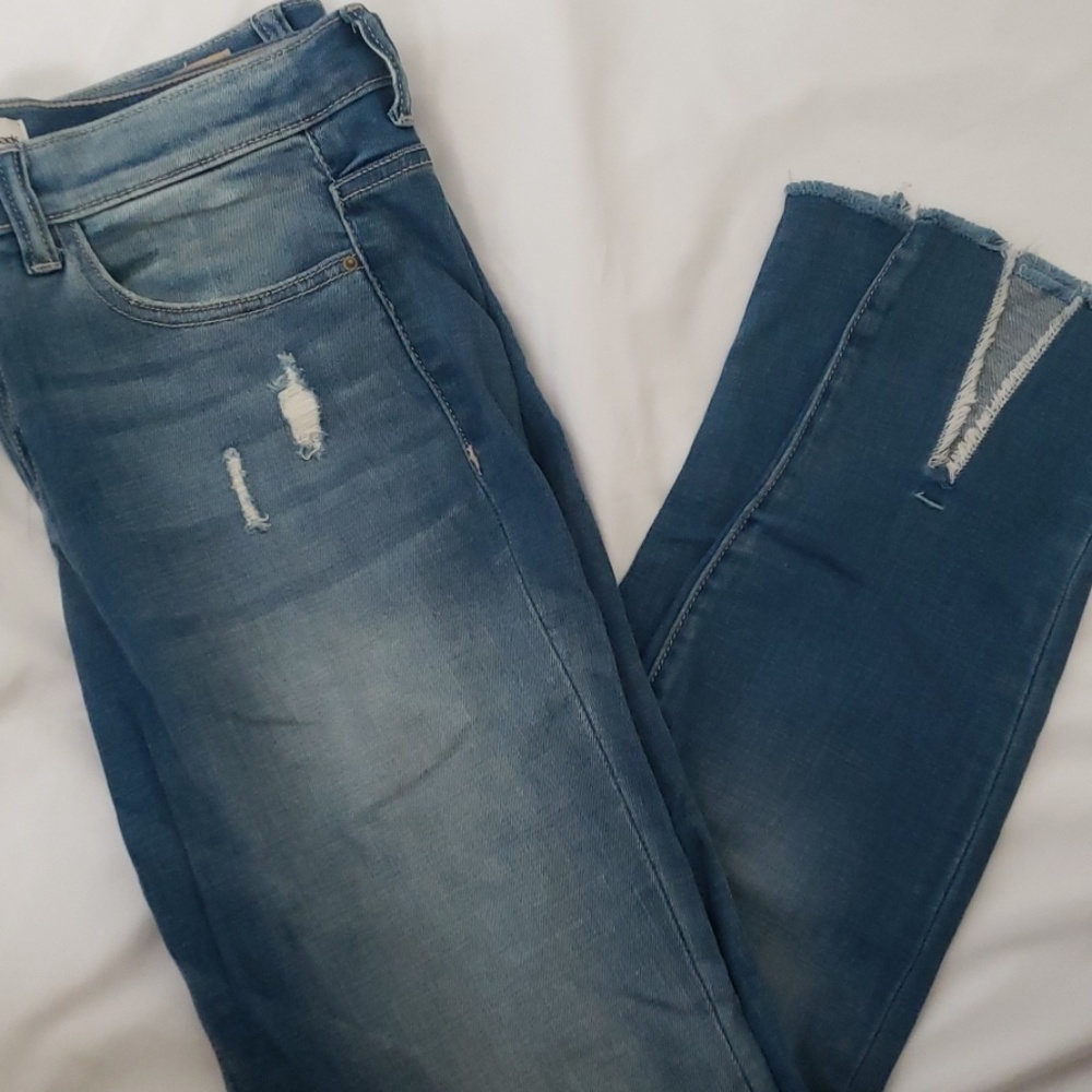 Lightly distressed ankle jeans
